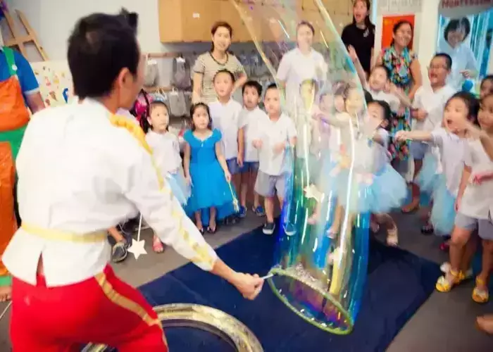 Biểu diễn bong bóng xà phòng